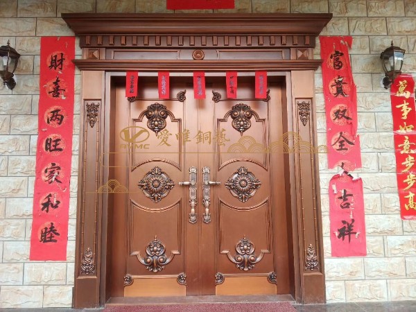 銅門廠家的制作工藝不同價格也就不同