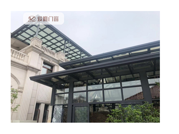 您知道陽(yáng)光房設(shè)計(jì)的時(shí)候需要注意什么問(wèn)題。