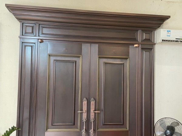 佛山別墅銅門廠家愛(ài)唯銅藝——展廳對(duì)開(kāi)門簡(jiǎn)約款銅門