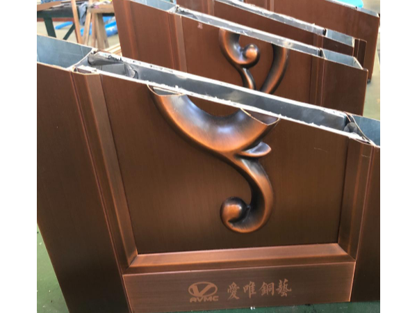 工程銅門隱患多？愛唯銅門10年經(jīng)驗老師傅為您解憂